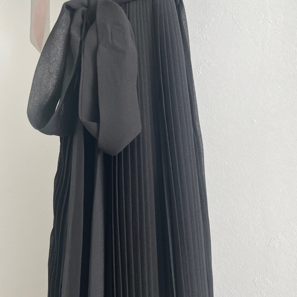Black Pleated Halter Dress - Picture 2 of 8